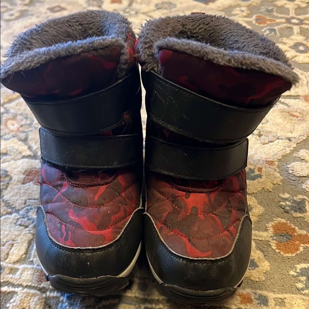 Kids Size 2 Red and Black Camouflage Winter Boots
